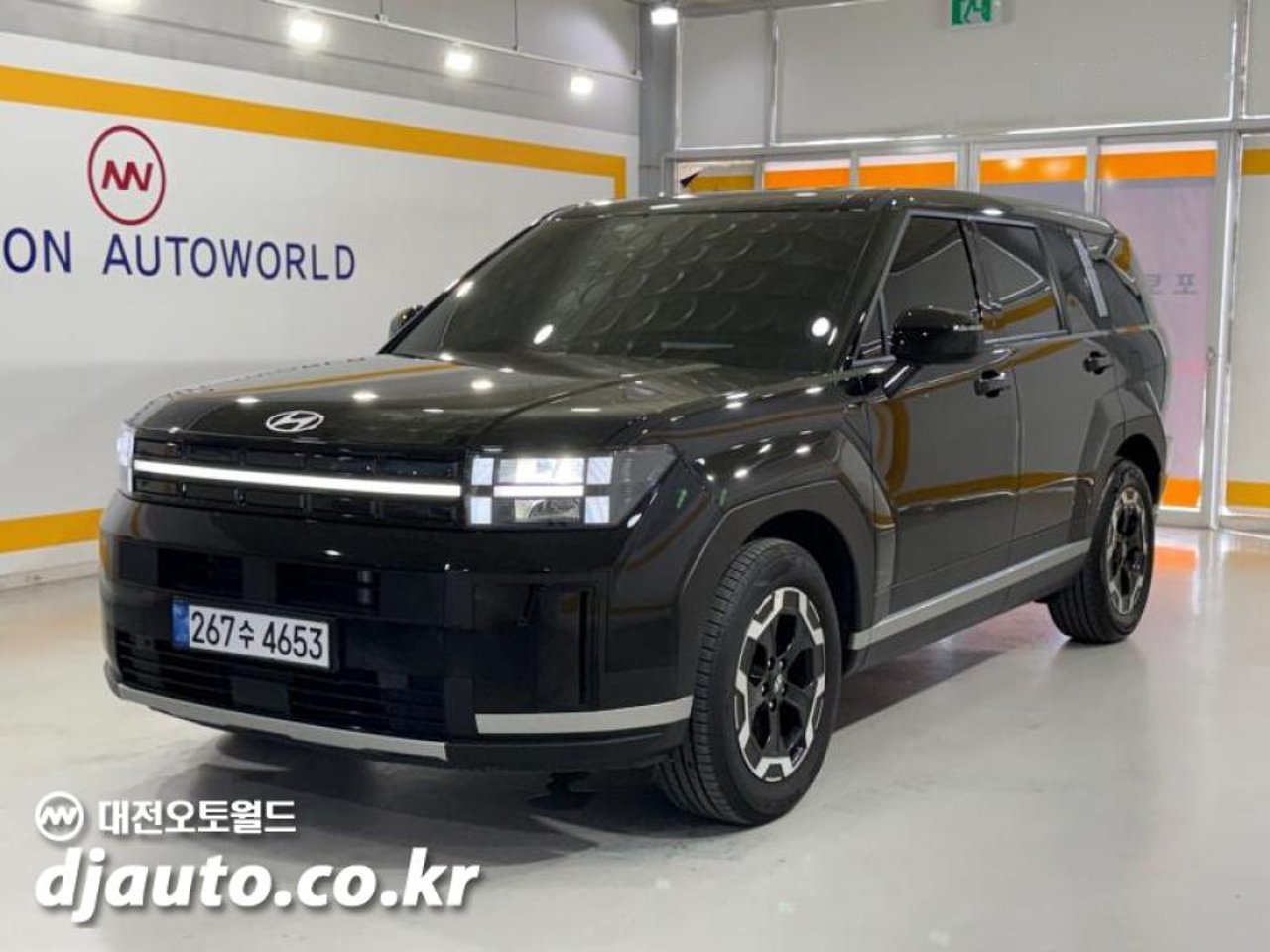 2023 Hyundai Santa, photo 1 of 1