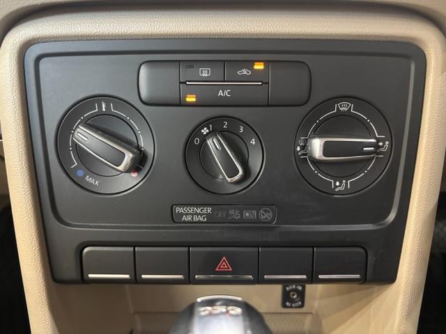 0508703A30250908W00106.jpg