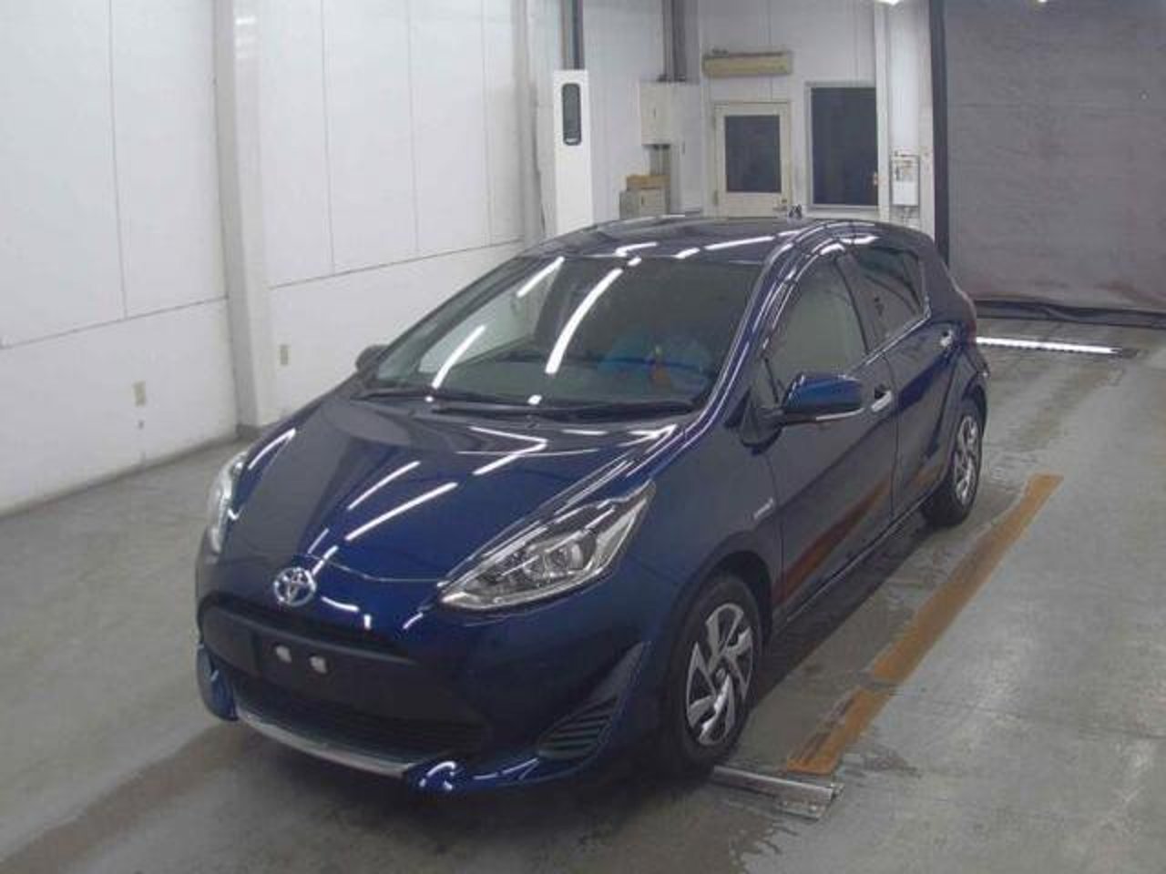 2019 Toyota Aqua, photo 1 of 1