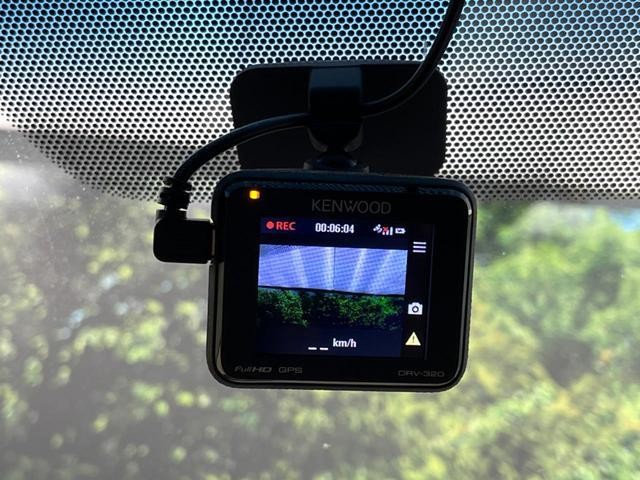 26084540_carP_l_13.jpg