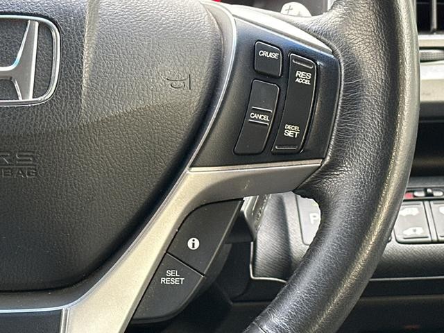 0550659A30261027W00118.jpg