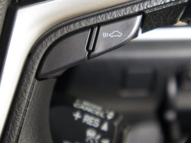 0560520A30261016W01004.jpg