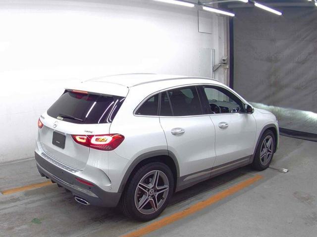 25050280_carP_l_3.jpg
