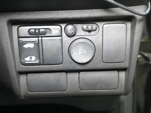 0505197A30260810W00115.jpg