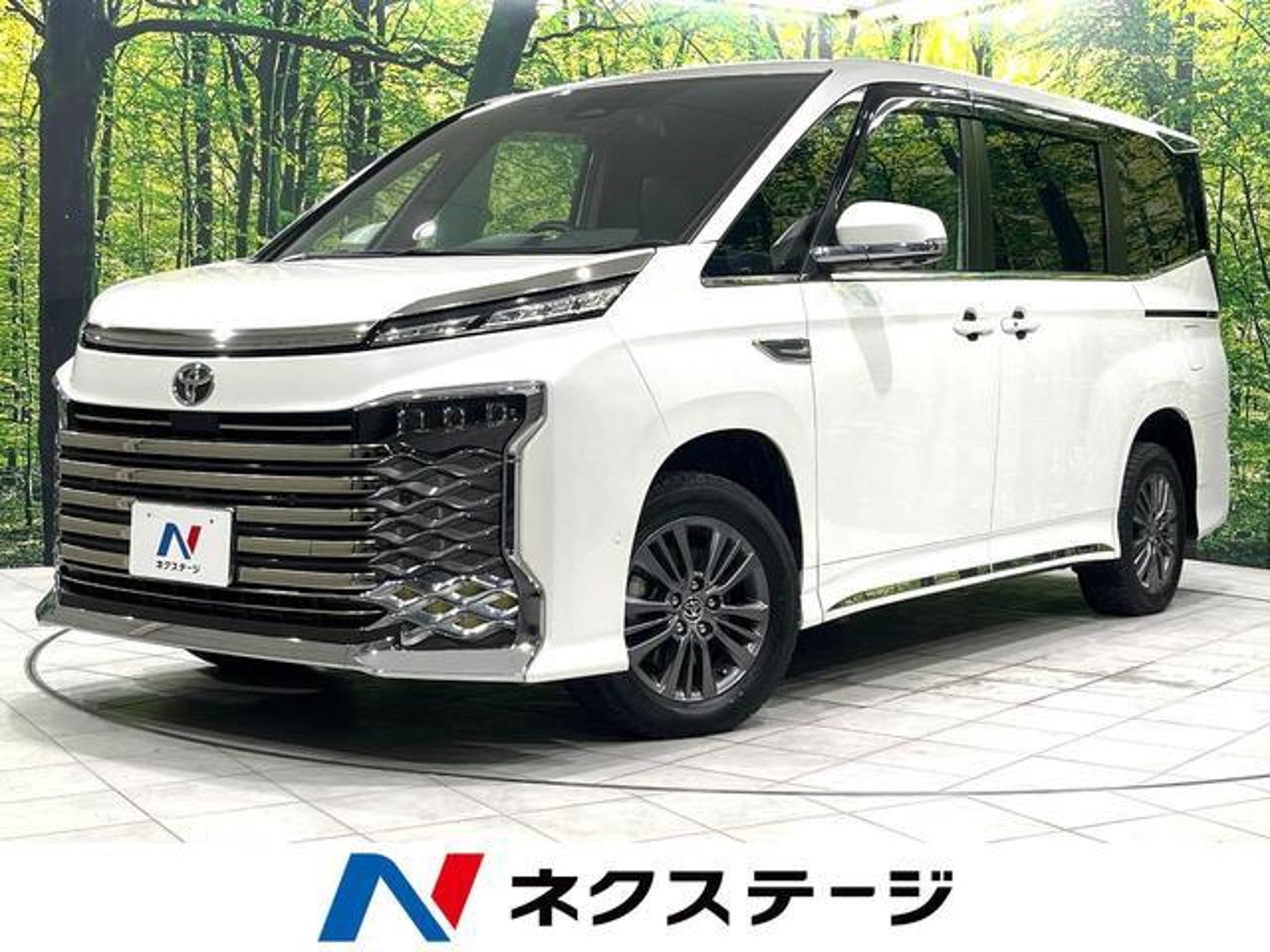 2022 Toyota Voxy, photo 1 of 1