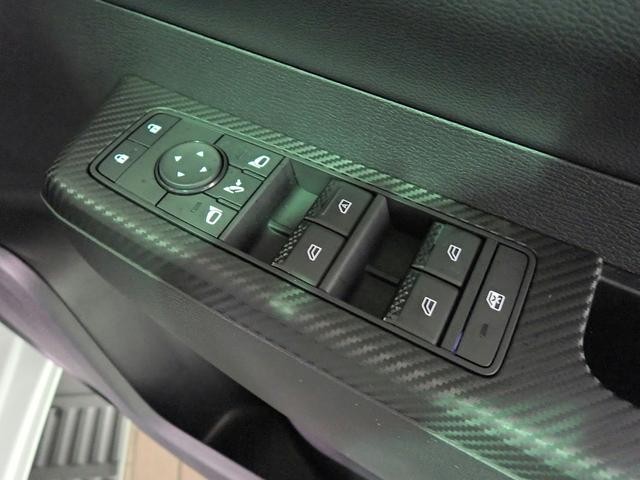 0201999A30261017W00815.jpg