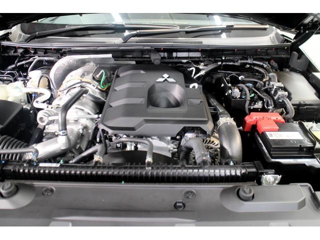 0502096A30261020W00116.jpg