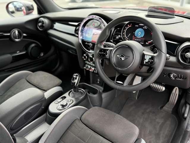 24542405_carP_l_3.jpg