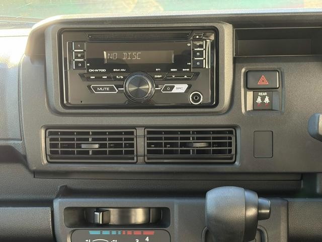 0500054A30261021W00107.jpg