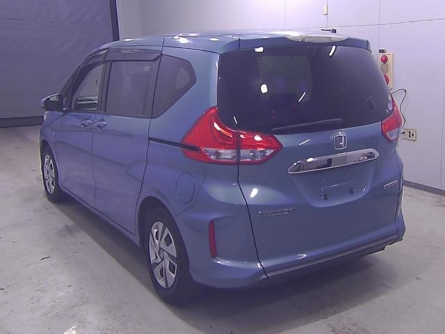 26469481_carP_l_3.jpg
