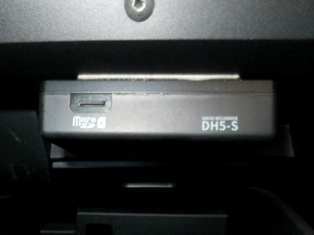 0502256A30261020W00118.jpg
