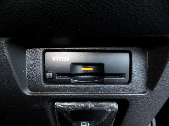 0502256A30261020W00119.jpg