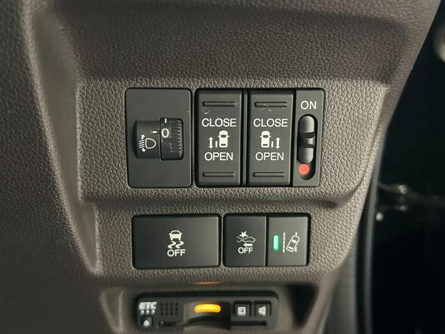 0509824A30261020W00805.jpg