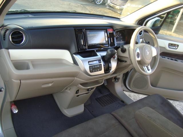 0401765A30250309W00214.jpg