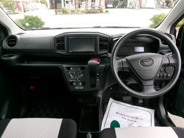 9030835A30260908W00113.jpg