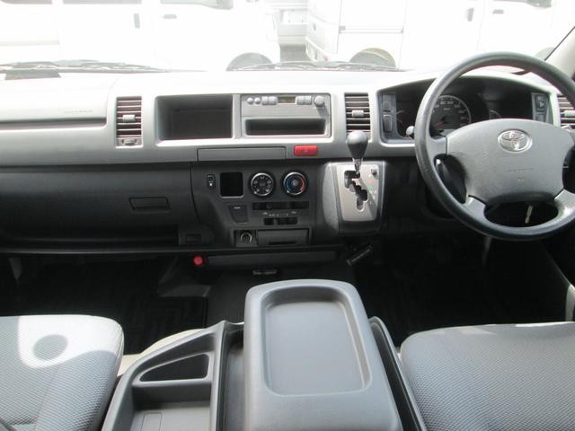 0550673A30260418W00116.jpg