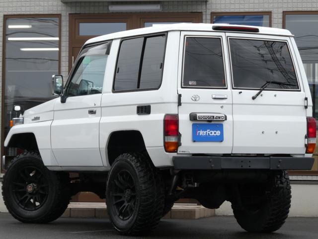 24112965_carP_l_6.jpg