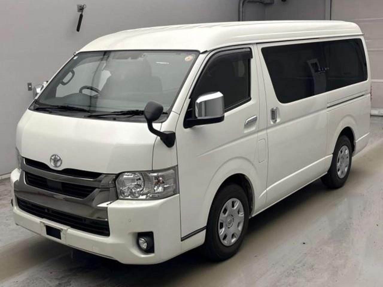 2022 Toyota Hiace, photo 1 of 1