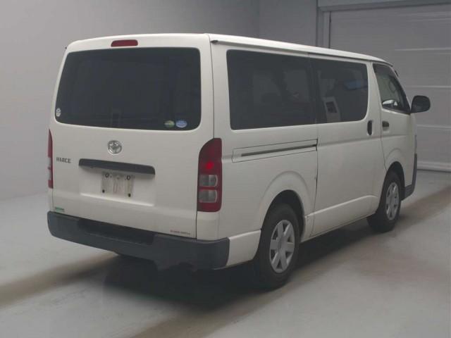24113098_carP_l_3.jpg