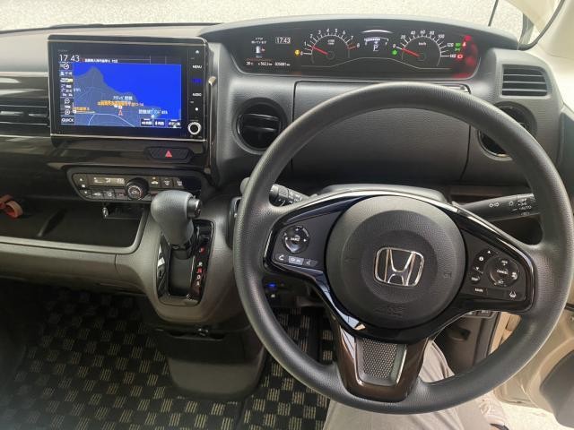 26628498_carP_l_4.jpg
