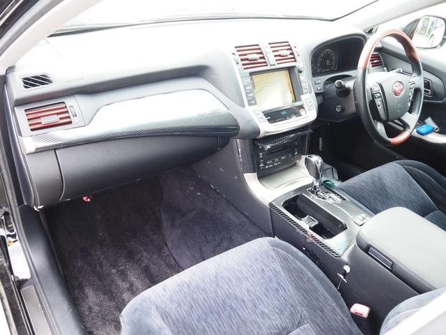 0904095A30260418W00616.jpg