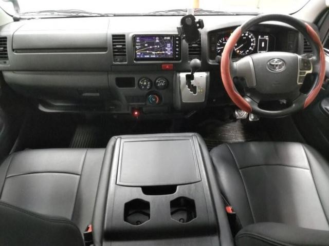 27052779_carP_l_4.jpg