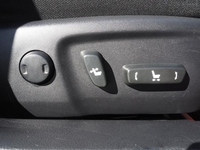 1201125A30261023W00217.jpg