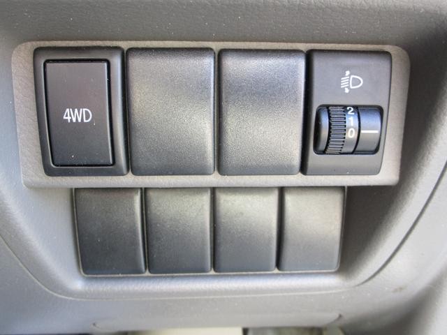 0910064A30261009W00111.jpg