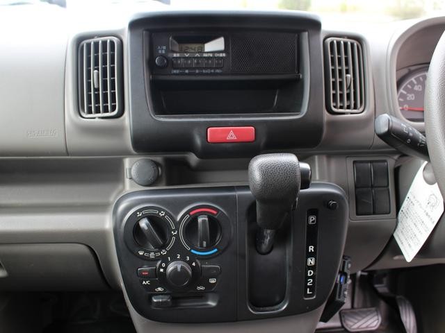0700067A30261020W00103.jpg