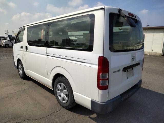 26105378_carP_l_10.jpg