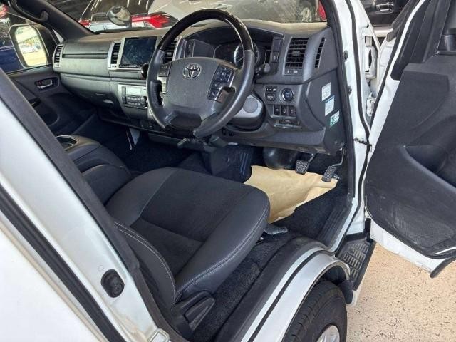 27057545_carP_l_4.jpg