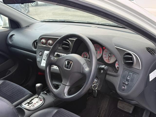 0520049A30261023W00213.jpg