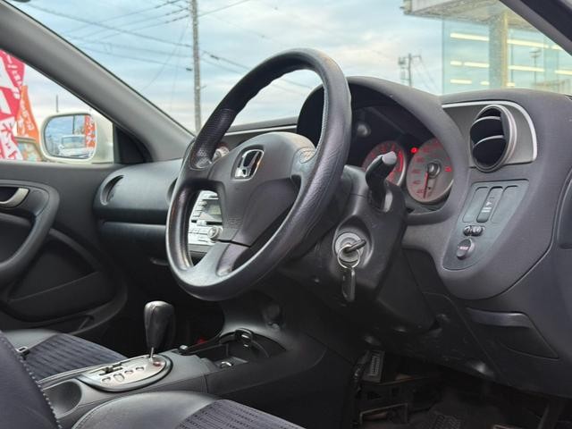 0520049A30261023W00214.jpg