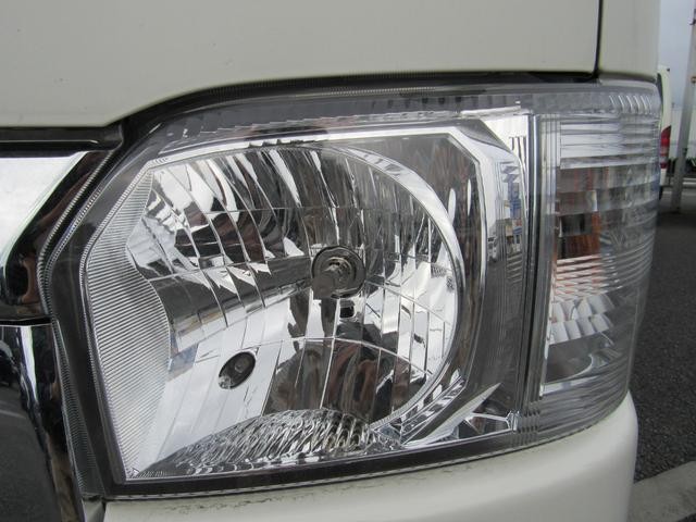 0505254A30261027W00213.jpg