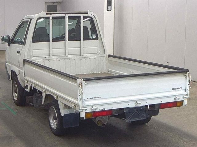 25262788_carP_l_3.jpg