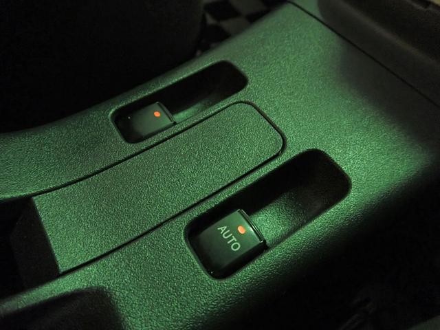 0230024A30260903W00112.jpg