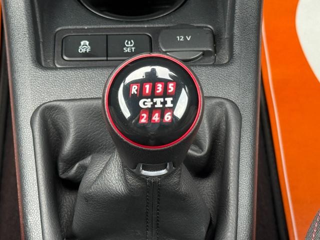 0403344A30261027W00404.jpg