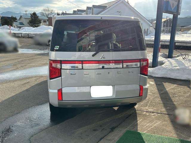 0121553A30260218W00104.jpg