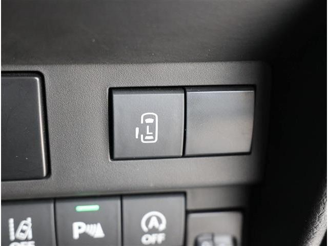 0204126A30261019W00515.jpg