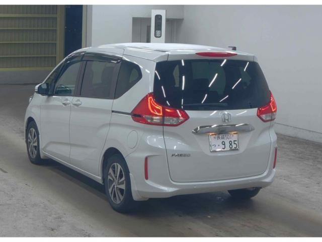 27153988_carP_l_3.jpg