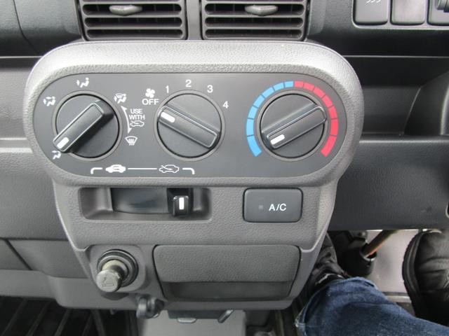 0300490A30260902W00318.jpg