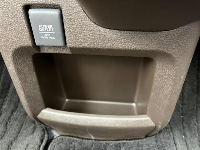 0300918A30260907W00118.jpg