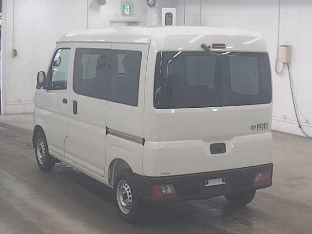 26106434_carP_l_10.jpg