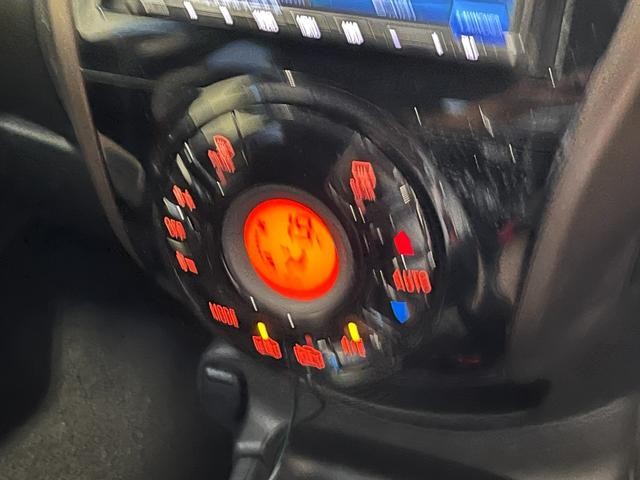 0551630A30261020W00206.jpg