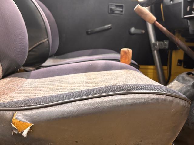 0508703A30260503W00209.jpg