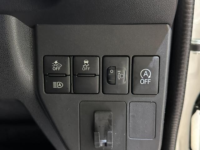 0509824A30261027W00703.jpg
