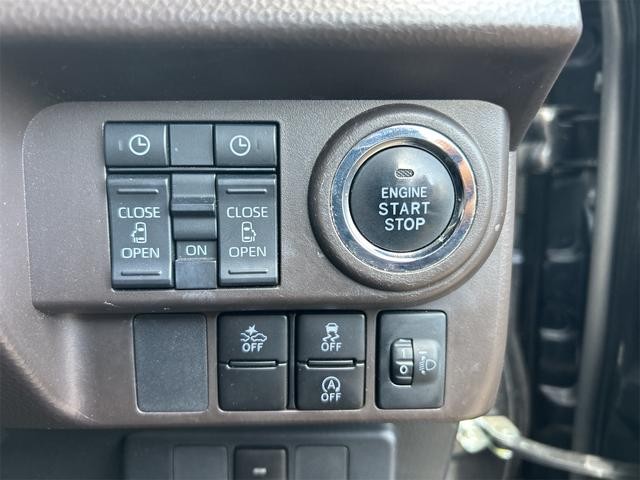 0122125A30260804W00207.jpg