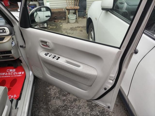 0508377A30260407W00109.jpg