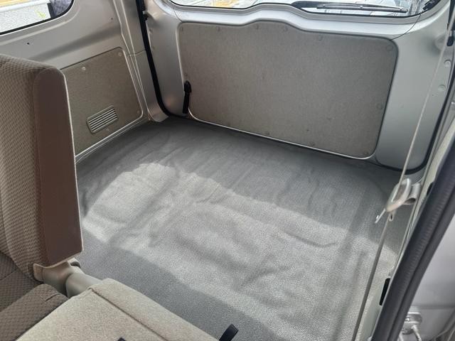 0504196A30261020W00413.jpg
