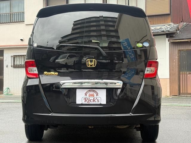 0704373A30261022W00307.jpg